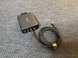 Kantonsschule am Burggraben - Ladegerät Omnia USB-C (100W)